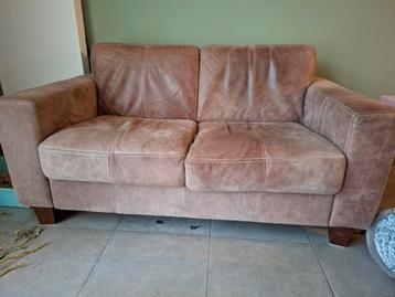 Lederen sofa 2 zit beschikbaar voor biedingen