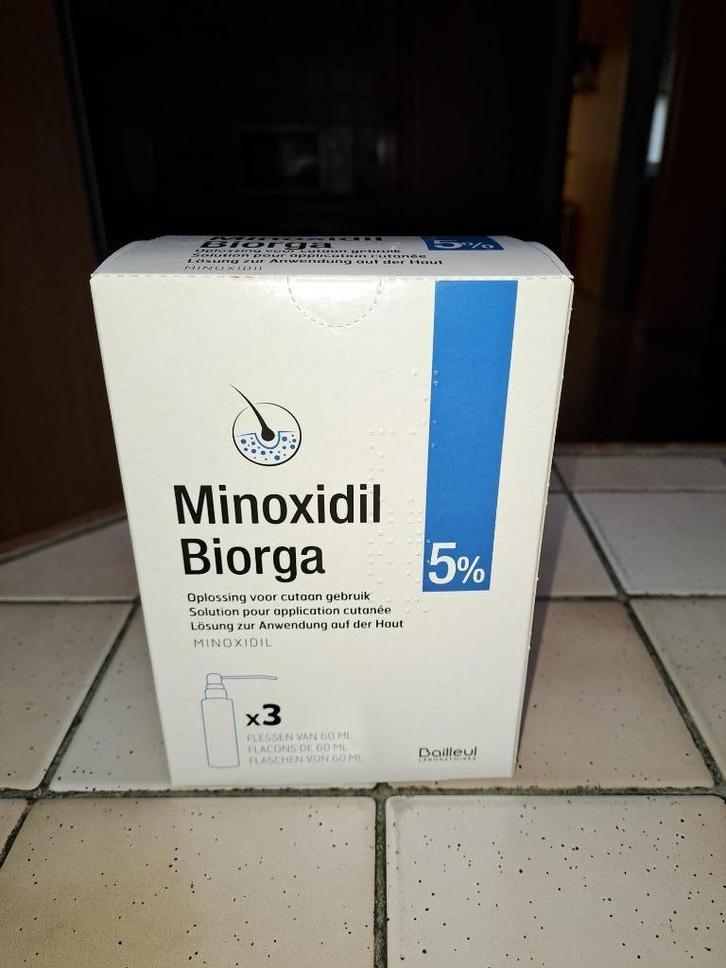 MINOXIDIL 5% : BOÎTE DE 3 FLACONS, Handtassen en Accessoires, Uiterlijk | Haarverzorging, Nieuw, Ophalen
