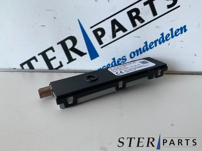 Antenne amplificateur d'un Mercedes E-Klasse, Autos : Pièces & Accessoires, Électronique & Câbles, Mercedes-Benz, Utilisé, 3 mois de garantie