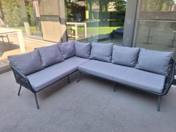 Lounge beschikbaar voor biedingen