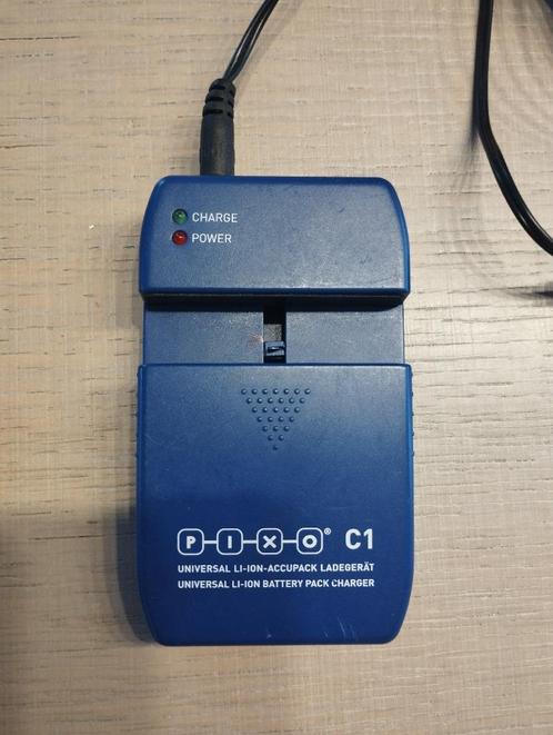 Chargeur universel réglable pour appareil photo ou caméscope, Audio, Tv en Foto, Opladers, Gebruikt, Ophalen of Verzenden