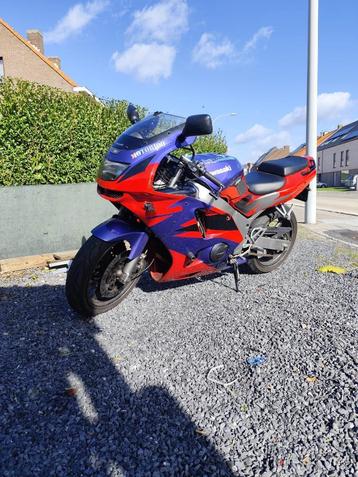 Kawasaki zx6r 1996 beschikbaar voor biedingen