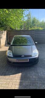 Ford fiesta 2004, Auto's, Euro 5, Stof, Zwart, Handgeschakeld