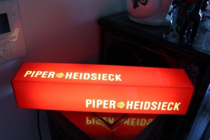Vintage barware, lichtbak Piper Heidsieck Champagne., Verzamelen, Merken en Reclamevoorwerpen, Zo goed als nieuw, Lichtbak of (neon) lamp