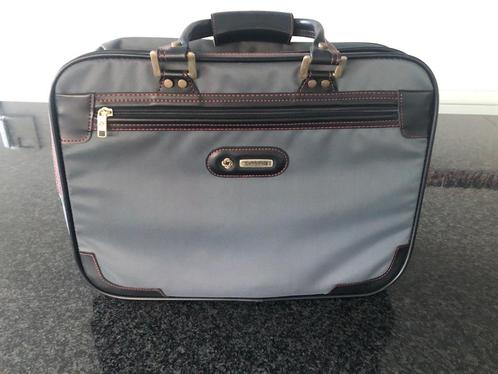 Nieuwe prijs ! Samsonite vintage reistas of gewone tas., Handtassen en Accessoires, Tassen | Reistassen en Weekendtassen, Zo goed als nieuw