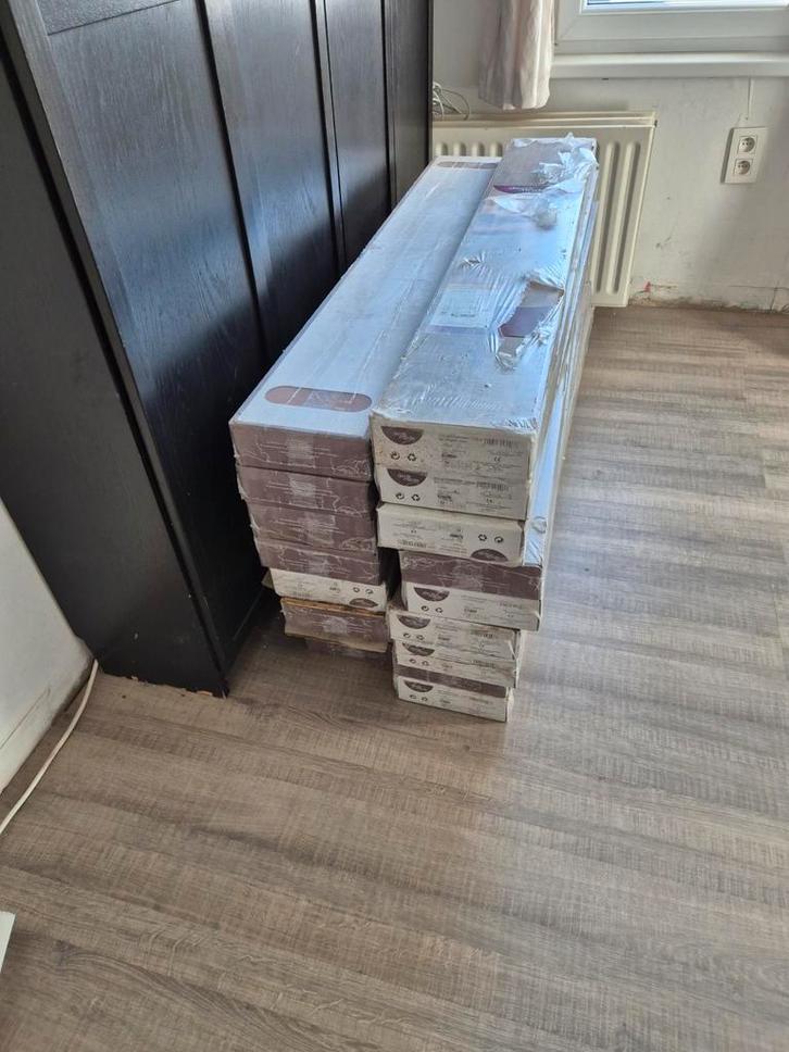 Laminaat overschot 42m2  licht grijze hout imitatie, Doe-het-zelf en Bouw, Vloerdelen en Plavuizen, Laminaat, Ophalen