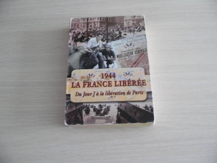 1944 LA FRANCE LIBÉRÉE        COFFRET DE 4 DVD, Cd's en Dvd's, Dvd's | Documentaire en Educatief, Zo goed als nieuw, Oorlog of Misdaad