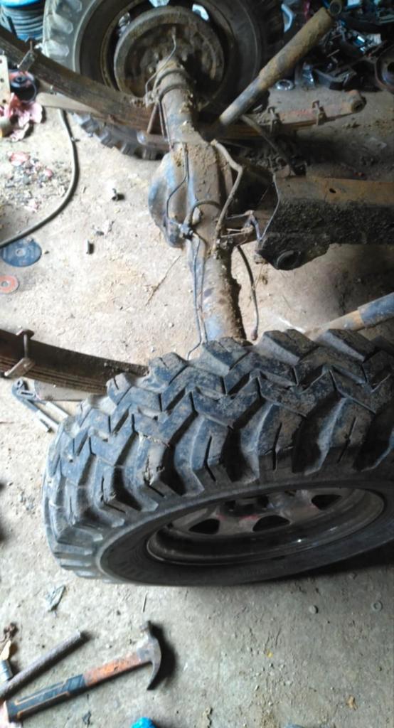 Lot pièces nissan baroud 2.8, Autos : Pièces & Accessoires, Transmission & Accessoires, Nissan, Enlèvement