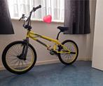 TOUT NEUF ! ! Beau vélo BMX jaune 20 pouces, Enlèvement