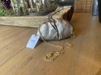 Goudkleurige clutch. Nieuw!, Handtassen en Accessoires, Tassen | Damestassen, Ophalen of Verzenden