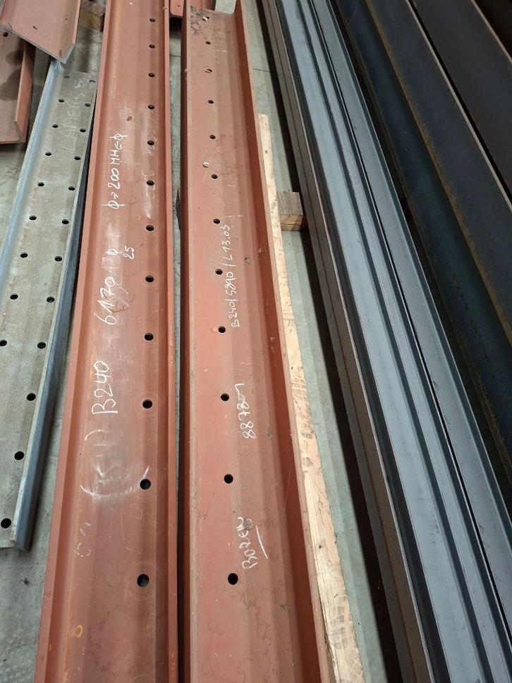 Poutrellen HEB 300 + HEB240 Nieuw, Doe-het-zelf en Bouw, Metalen, Nieuw, IJzer, Ophalen