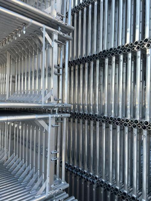 Alu Plettac steiger compleet | 500 m² | Nieuw & professionel, Doe-het-zelf en Bouw, Steigers, Nieuw, Gevelsteiger, 5 meter of hoger