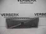 GRILLE Volvo 740 Estate 2.3i (B230F) (01-1985/12-1992), Auto-onderdelen, Gebruikt, Volvo
