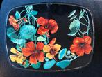 Mooie grote, zwarte, vintage blikken doos met bloemen, Ophalen of Verzenden, Gebruikt