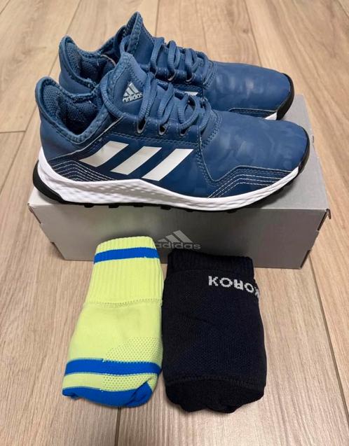 Chaussures Adidas hockey outdoor pointure 34, Sport en Fitness, Hockey, Zo goed als nieuw, Schoenen, Ophalen