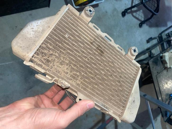 CRF1000L Africa Twin Radiator Links – OEM 19020-MJP-G51, Motoren, Onderdelen | Honda, Gebruikt, Ophalen of Verzenden