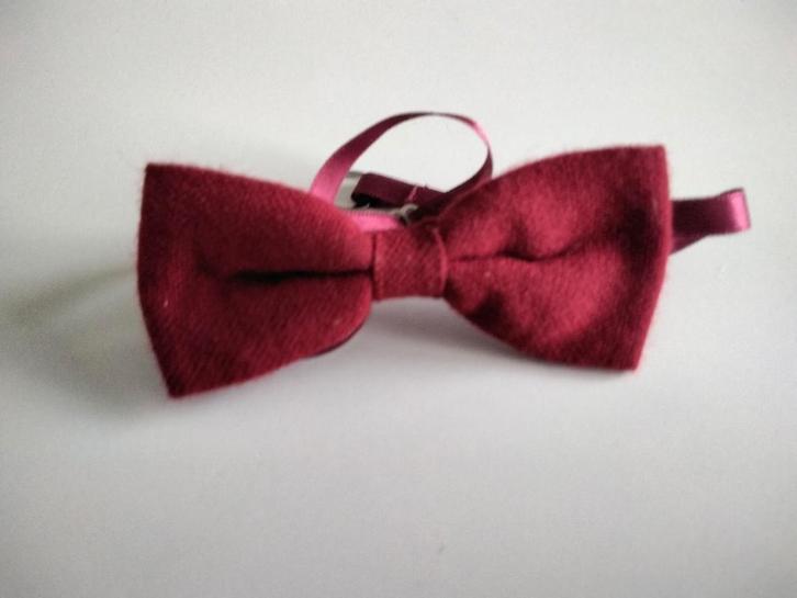 Verstelbare vlinderdas voor kinderen van rode wol en zijde, Kinderen en Baby's, Kindermode-accessoires, Zo goed als nieuw, Ophalen of Verzenden