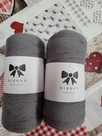 2x pelotes de laine Ribbon, Hobby & Loisirs créatifs, Laine ou Fils, Enlèvement ou Envoi, Neuf, Tricot ou Crochet