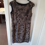Zwart kleed met bronze print Maat: UK 14 = 42? Prijs: € 3, Maat 38/40 (M), Zwart, Ophalen of Verzenden, Knielengte