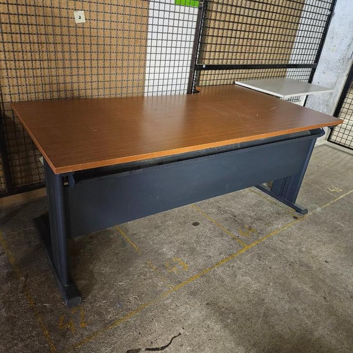 Bureau, Huis en Inrichting, Bureaus, Gebruikt, Bureau, Ophalen