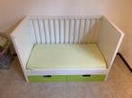 Ikea STUVA baby bed with drawers and mattress, Moins de 70 cm, Sommier à lattes, Enlèvement, Utilisé