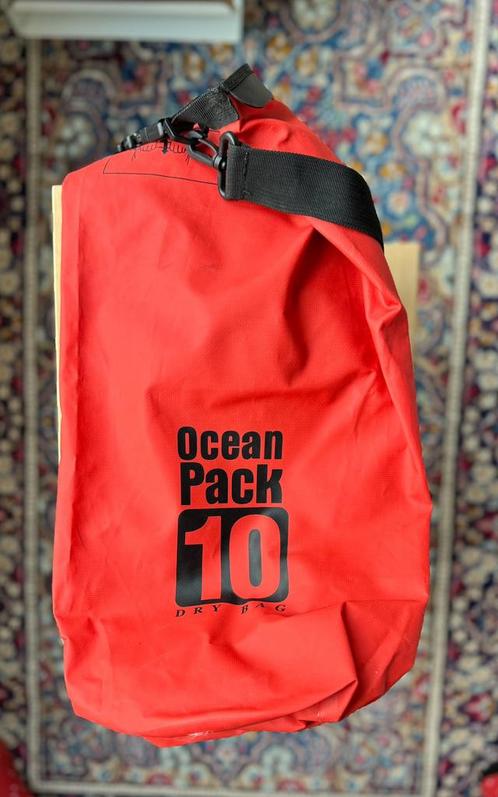 Rode middelgrote waterbestendige dry bag, 10 L, Bijoux, Sacs & Beauté, Sacs | Sacs de voyage & Petits Sacs de voyage, Enlèvement