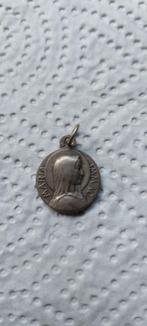 medaille Maria immac., Verzamelen, Sieraad, Gebruikt, Ophalen of Verzenden, Christendom | Katholiek