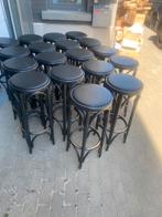 Zwarte houten barkrukken (style thonet), Huis en Inrichting, Barkrukken, Ophalen, 5 krukken of meer, Met voetsteun, 60 tot 90 cm
