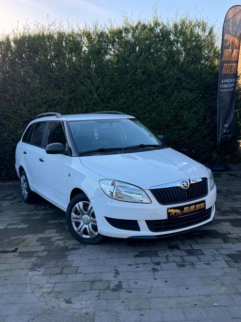 SKODA FABIA 2014 112 000 km, Autos, Skoda, Entreprise, Achat, Fabia, Phares directionnels, Airbags, Air conditionné, Alarme, Feux de virage