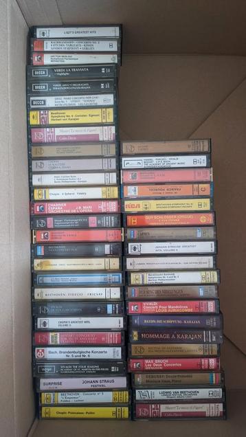 Bonne collection de cassettes audio avec la musique classiqu beschikbaar voor biedingen