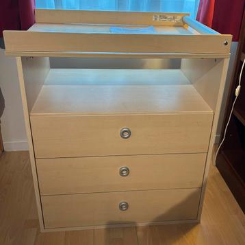 Meuble table a langer 3 tiroirs marque Galipette beschikbaar voor biedingen