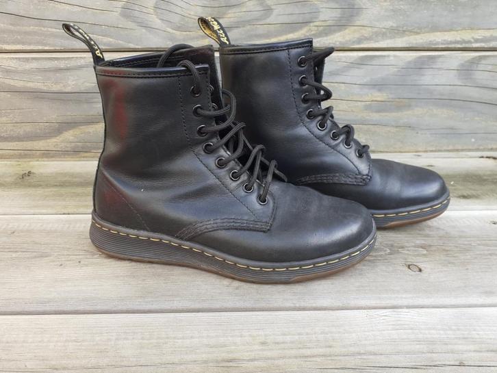 Dr.Martens 'Newton' maat 38, Kleding | Dames, Schoenen, Zo goed als nieuw, Lage of Enkellaarzen, Zwart, Ophalen of Verzenden