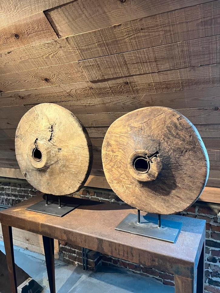 Antieke houten vliegwiel op statief, Antiek en Kunst, Kunst | Designobjecten, Ophalen