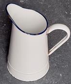 Jolie ancienne cruche émaillée blanche, Enlèvement ou Envoi