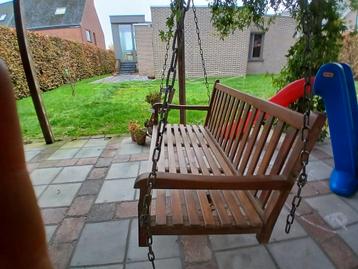 Mooie Schommelbank, incl. bevestiging en bijhorend kussen beschikbaar voor biedingen