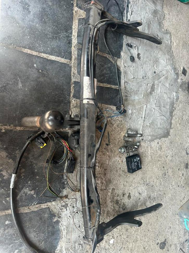 Attache remorque Renault Clio/Captur/ScenicCompletprêtàposer, Autos : Pièces & Accessoires, Attelages, Enlèvement ou Envoi