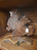 Unieke houten tafel-/kastklok – organische vorm, Ophalen, Wekker of Tafelklok, Zo goed als nieuw, Out&nief
