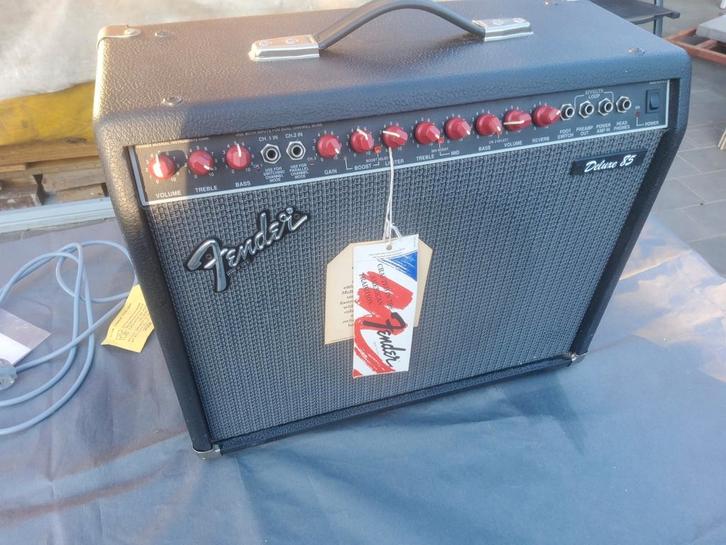 Fender Deluxe 85 nieuw, Muziek en Instrumenten, Versterkers | Bas en Gitaar, Nieuw, Ophalen