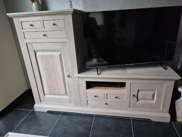 Franse eiken kast beschikbaar voor biedingen
