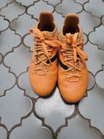 Voetbal schoenen, Sport en Fitness, Voetbal, Ophalen of Verzenden, Gebruikt, Schoenen