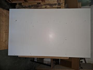 wit blad van tekentafel zonder poten beschikbaar voor biedingen