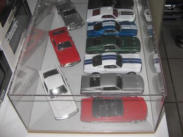 plexiebox met 10 mustang modellen op 1/43 beschikbaar voor biedingen
