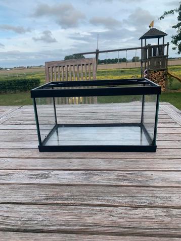 Glazen aquarium - topstaat - 35x20x20cm beschikbaar voor biedingen