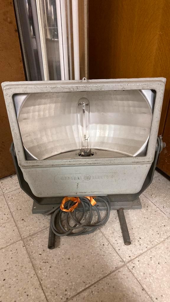 Lichtbak om schilderwerken of bouwwerken te doen!!!, Doe-het-zelf en Bouw, Bouwverlichting, Gebruikt, Lamp met armatuur, 200 tot 500 watt