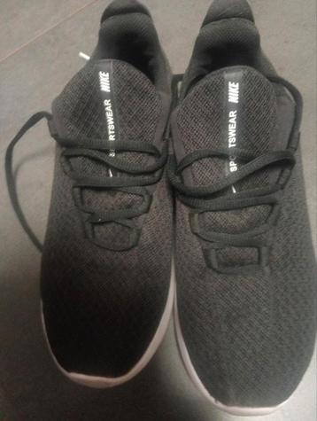 Vêtements de sport Nike noir et blanc taille 40, Sports & Fitness, Enlèvement ou Envoi, Comme neuf, Nike