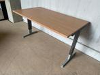 Bureau Aspa 140x80cm avec cadre réglable en hauteur, Enlèvement, Réglable en hauteur, Comme neuf, Bureau