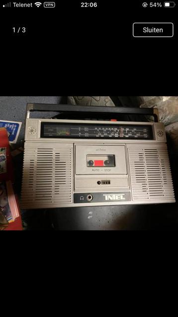Vintage radio cassette recorder Intel beschikbaar voor biedingen