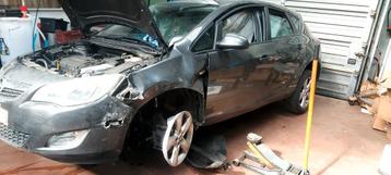 Opel Astra accident 2010 essence automatique, Enlèvement ou Envoi, Opel