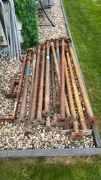 15 schoren en 2 beveilegingen voor balustrade, Doe-het-zelf en Bouw, Ophalen, Gebruikt