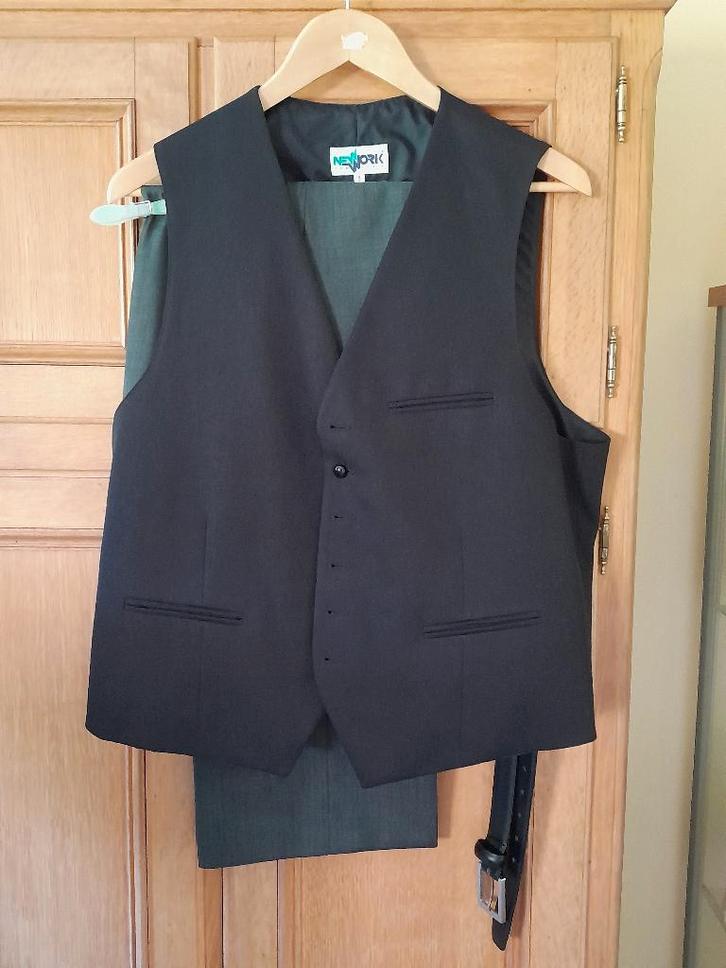 costume Smoking anthracite-Confection Goosse- T3 (L?), Vêtements | Hommes, Costumes & Vestes, Comme neuf, Autres couleurs, Enlèvement